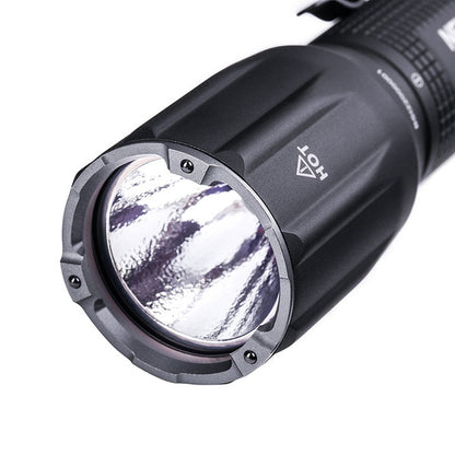 NEXTORCH TA30C MAX SET – Bestaande uit de TA30C MAX tactische LED-zaklamp, het FR-2 geleide hulpmiddel bij weinig licht en de V55L-inzetholster