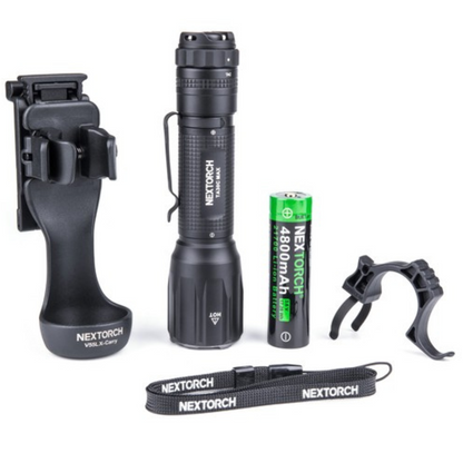 NEXTORCH TA30C MAX SET – Bestaande uit de TA30C MAX tactische LED-zaklamp, het FR-2 geleide hulpmiddel bij weinig licht en de V55L-inzetholster